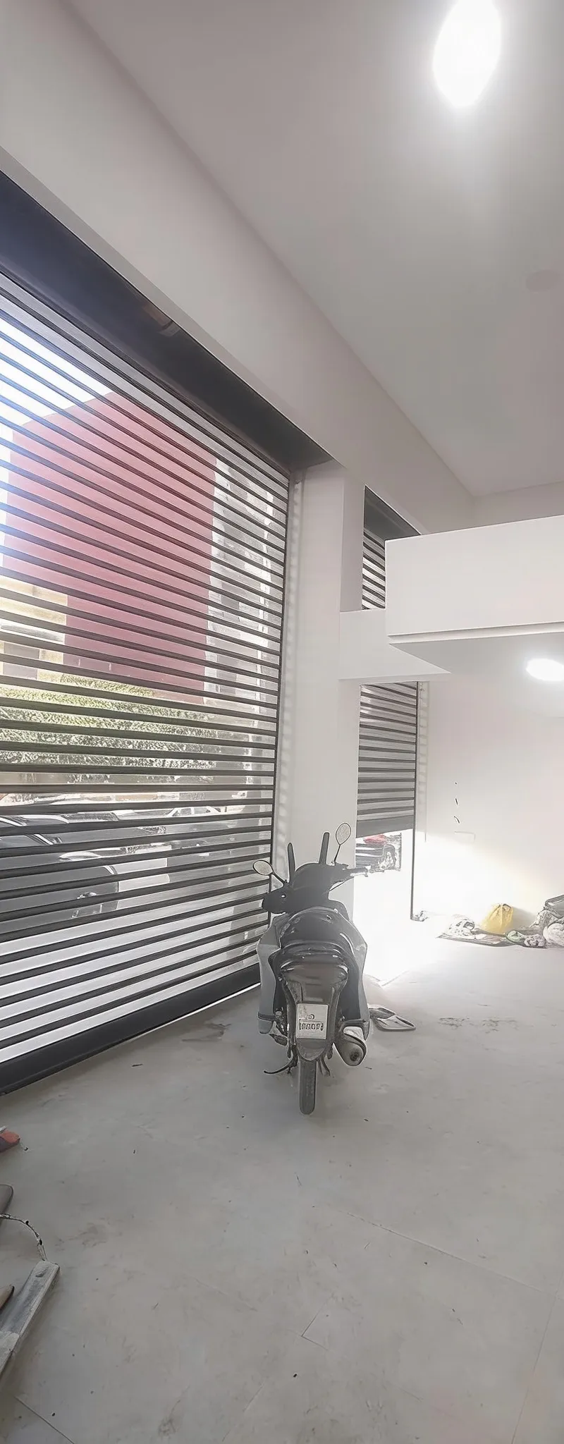 MAGASIN ongle 100M2 à louer QUARTIER LES HÔPITAUX