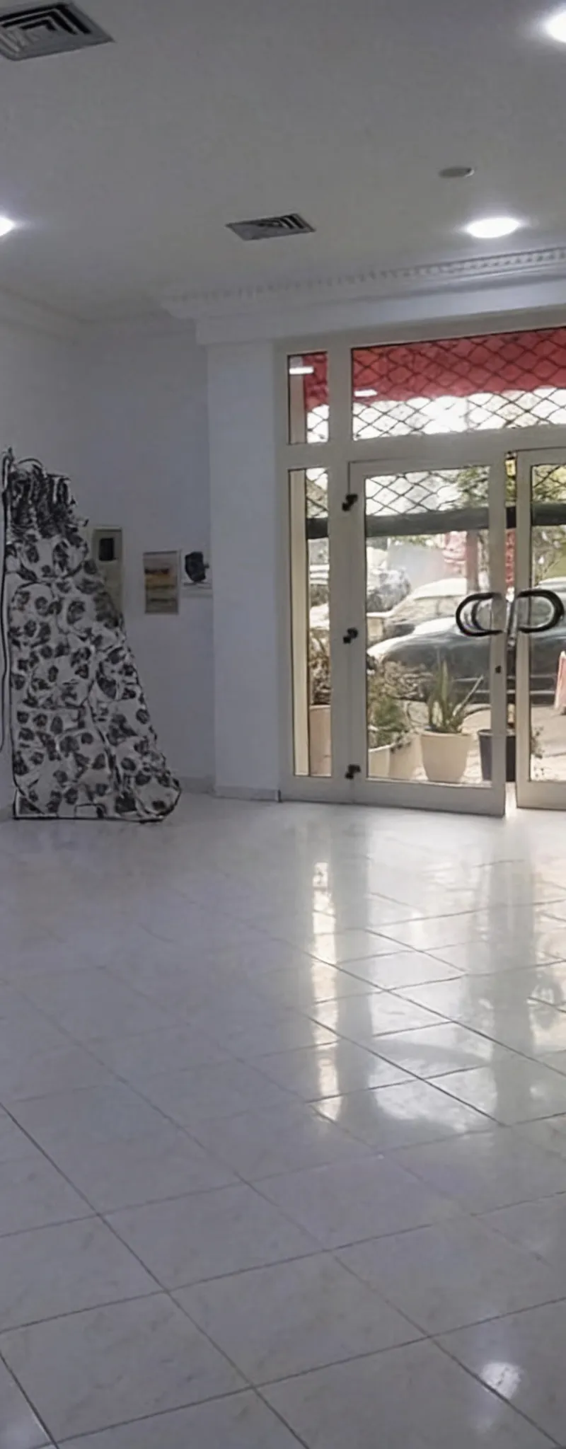 MAGASIN 120M2 À LOUER QUARTIER DES HÔPITAUX