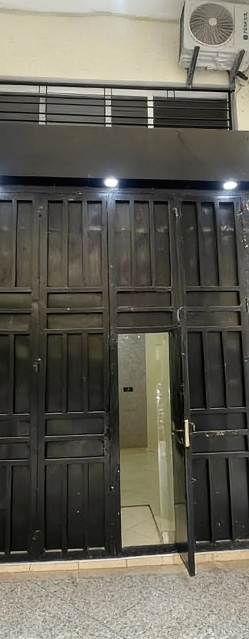 Magasin à louer sur avenue Wafae 2