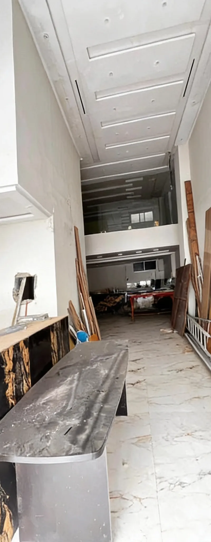 À louer local commercial à 2 Mars - 230m2