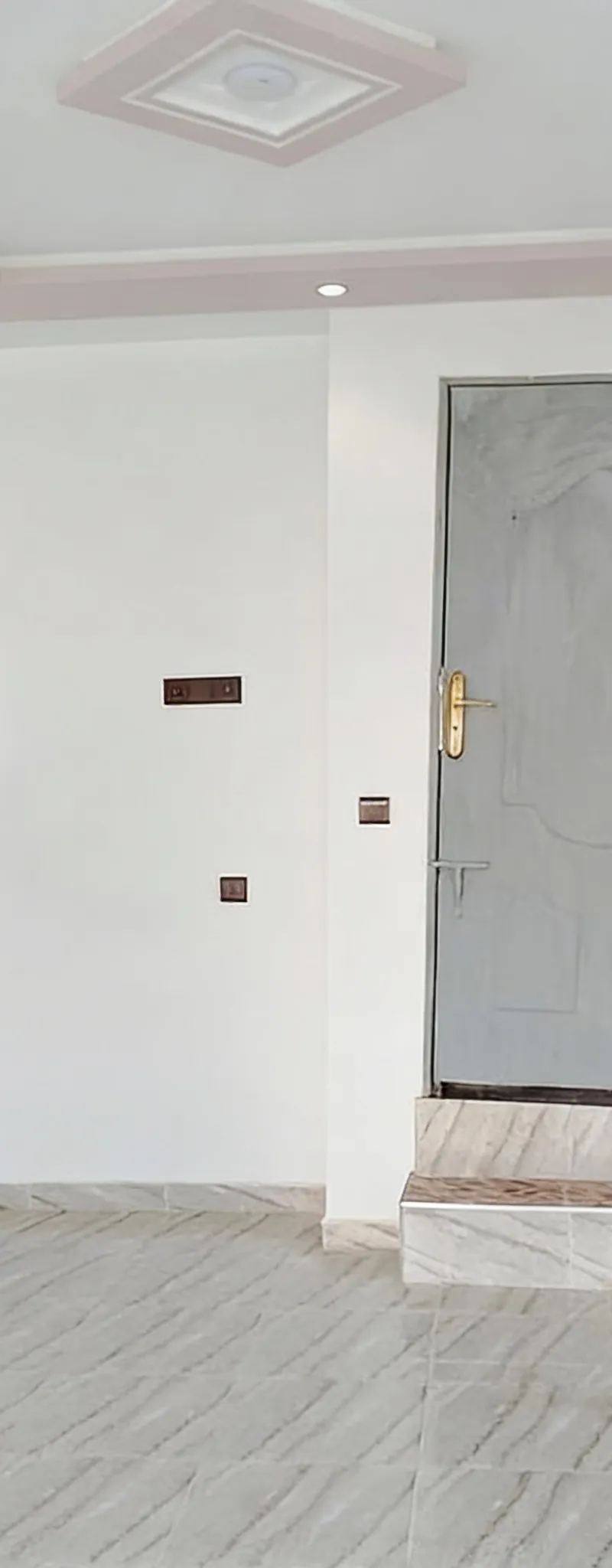 Local à louer avec espace de stockage