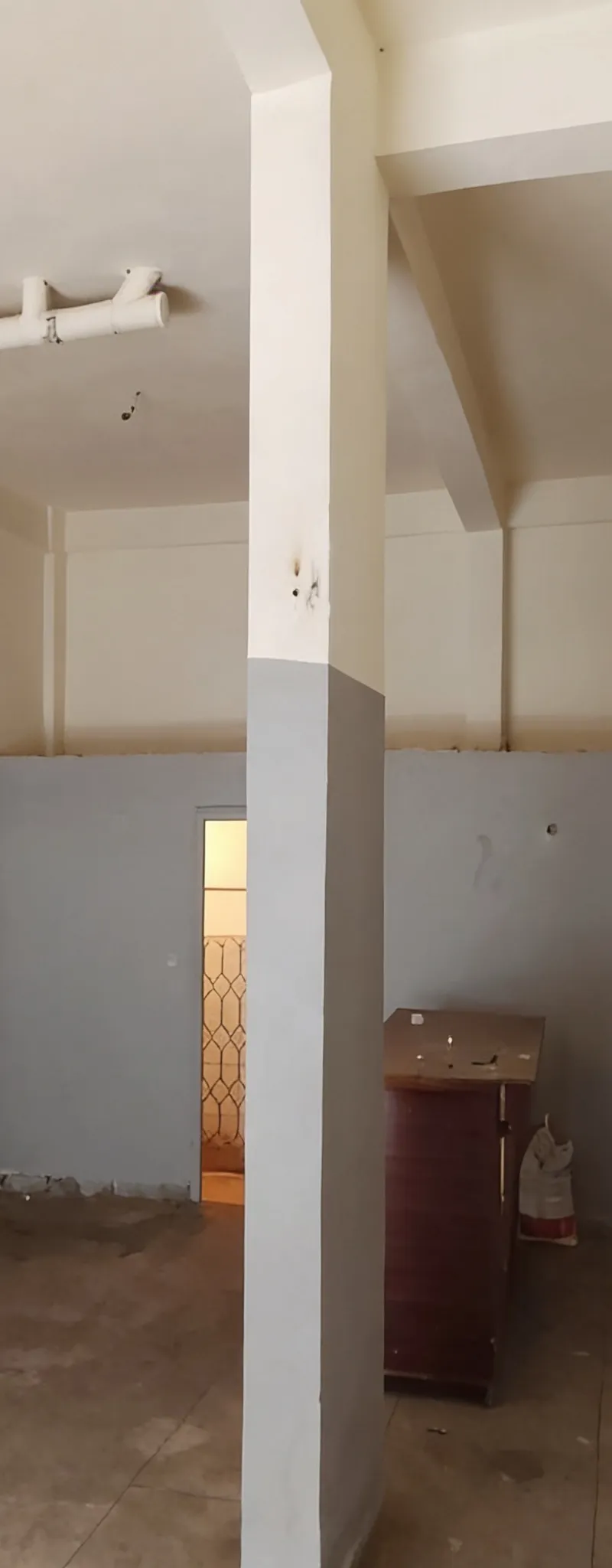 Grand magasin à louer ou vendre avec 2 portes