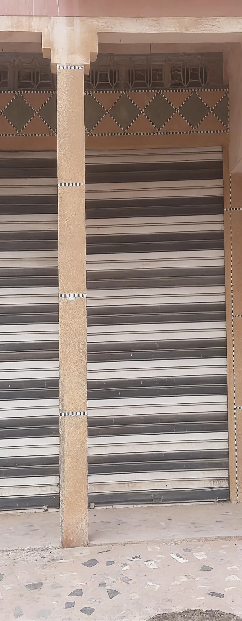 Loue local 2 faces 120m2 – City Sidi Maarouf SAMA