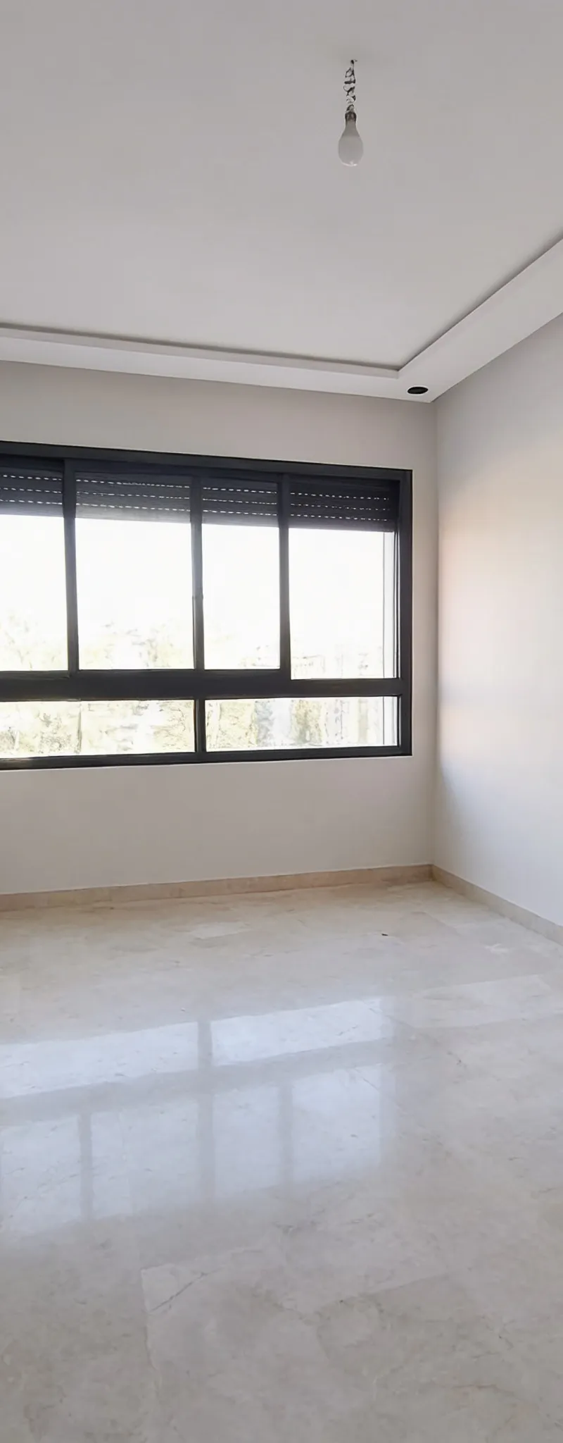 Studio vide 50m² Oulfa