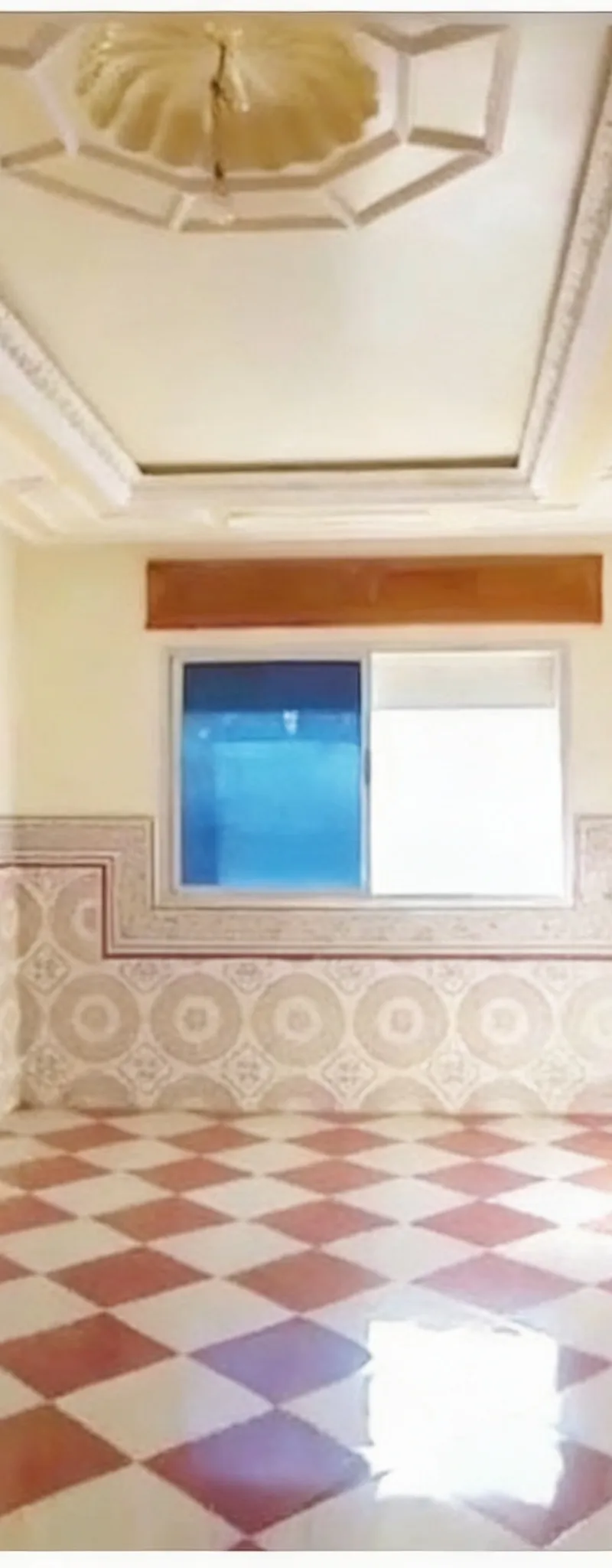 Appartement convenant pour un bureau ou un dentiste
