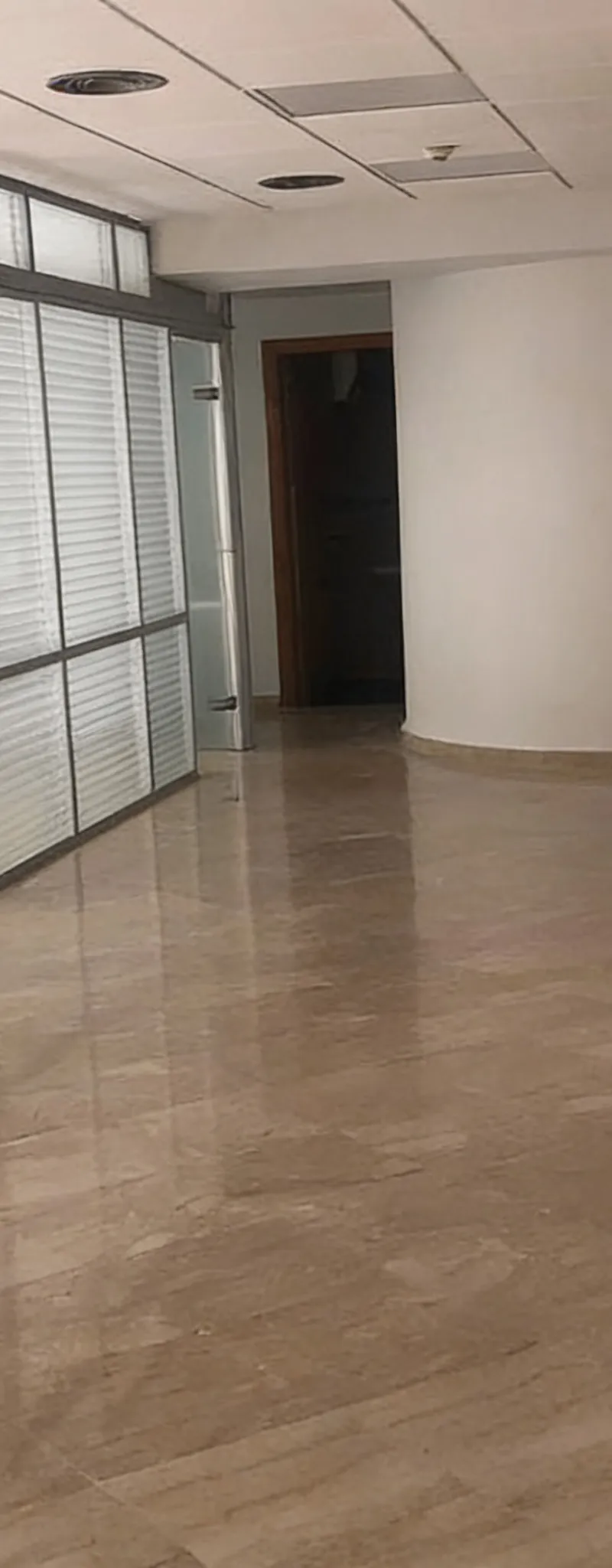 Bureau en location à Abdelmoumen 72m²