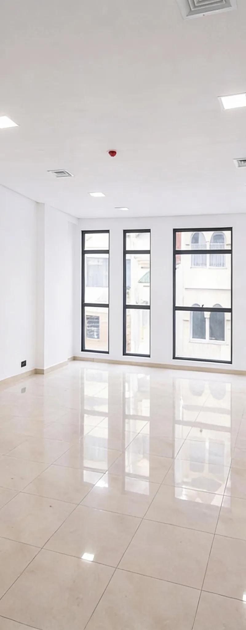 Bureau 83 m² n°49 à louer 7 bd Abdelmoumen Casa