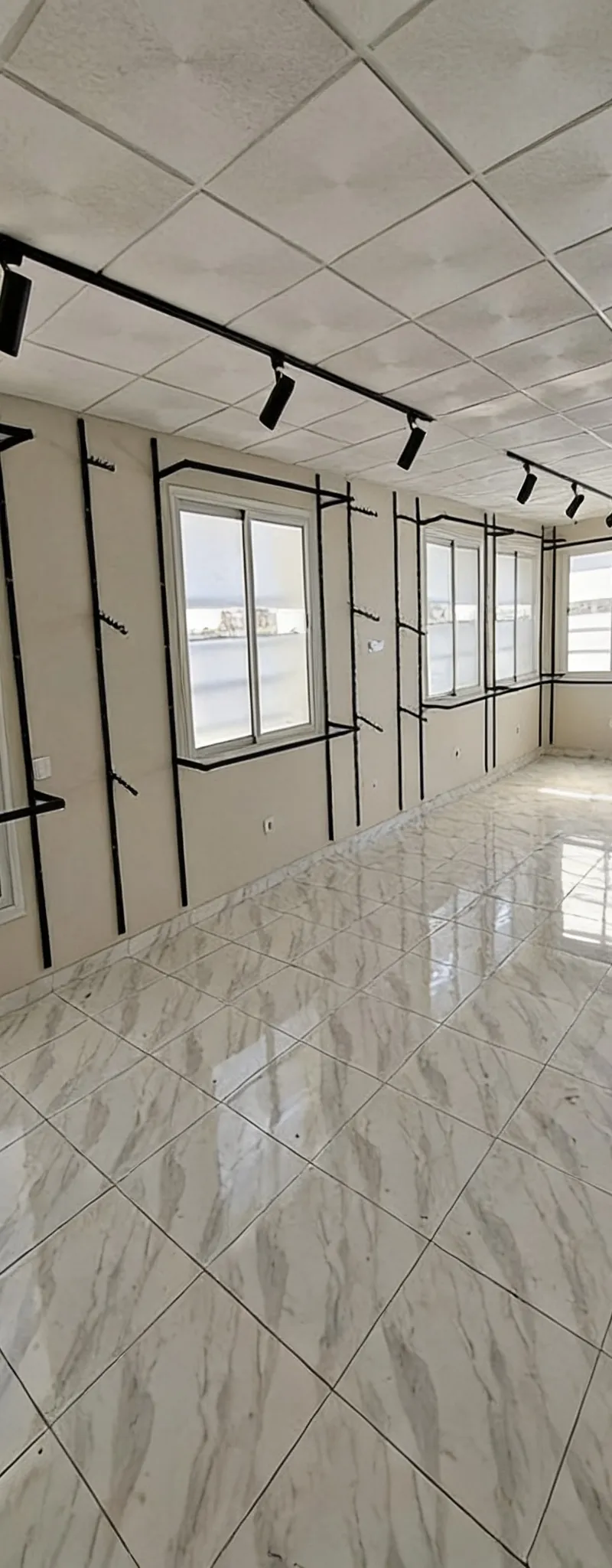 Super Bureau 80 m2 Bd Oum Rabii