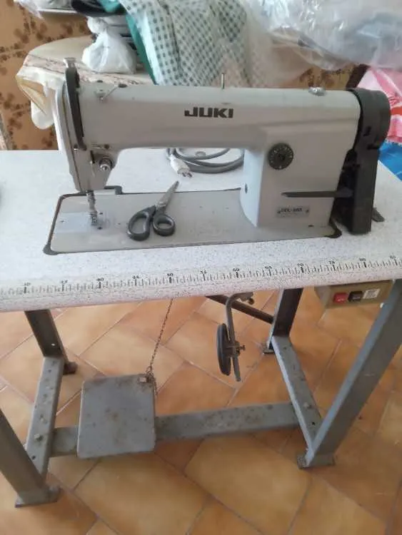 VEND MACHINE A COUDRE JUKI 1500 DH