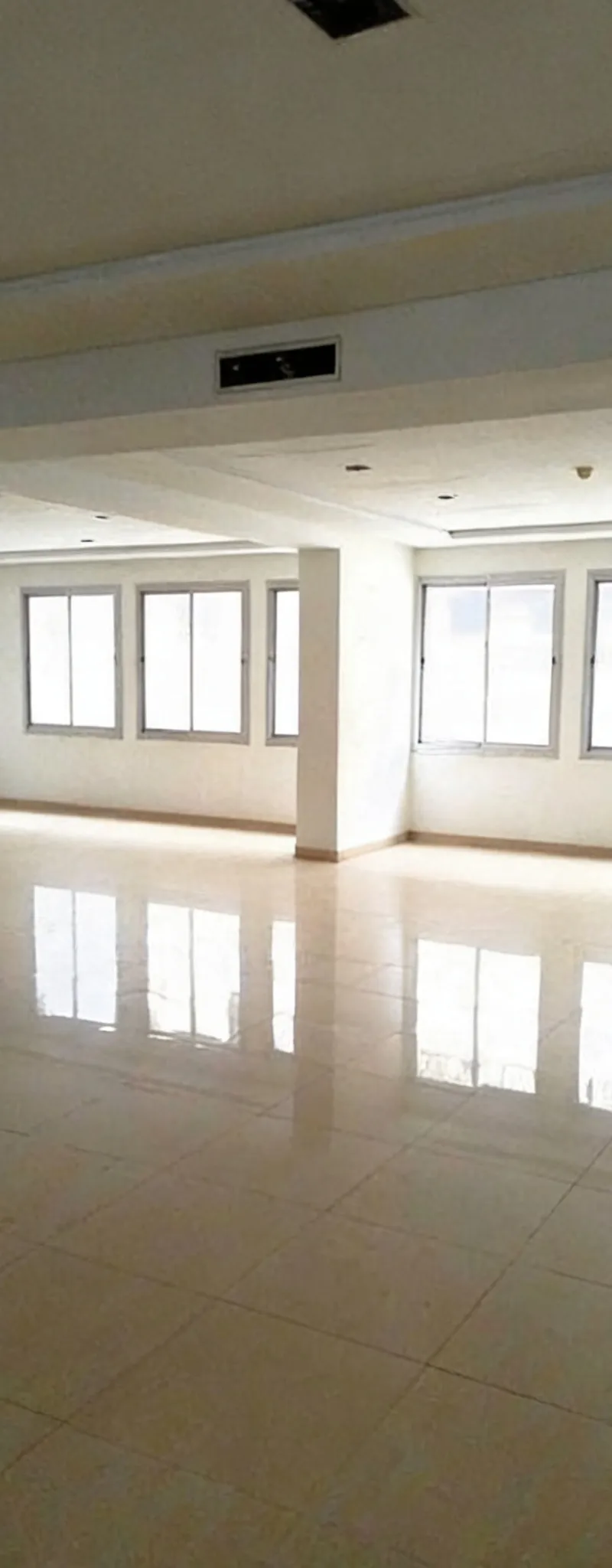 Location Bureau 1 piéces de 124 m2 à Casablanca