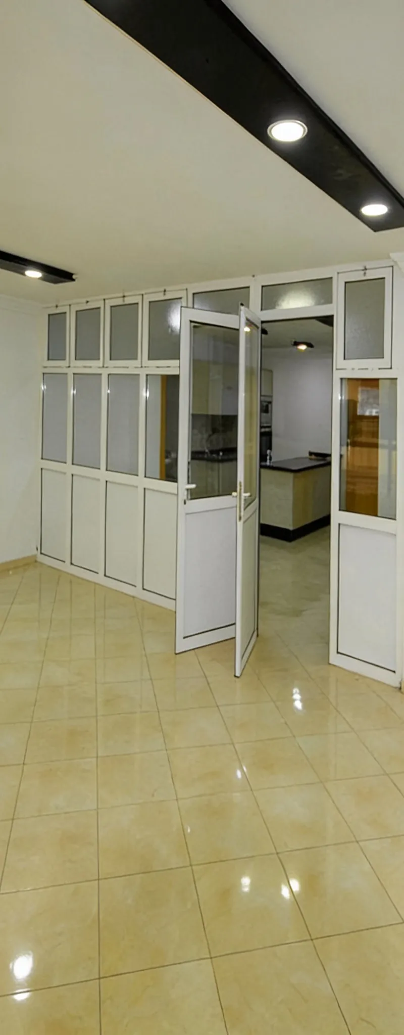 Bureau à louer – 85 m² – Mimosas