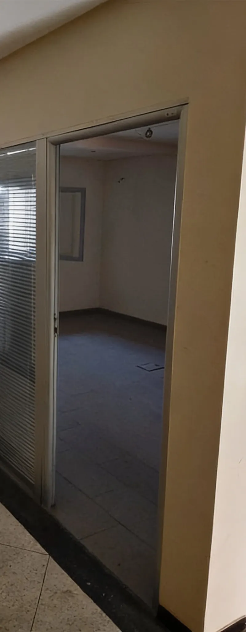 Bureau 170m2 à roches noires près my Ismail