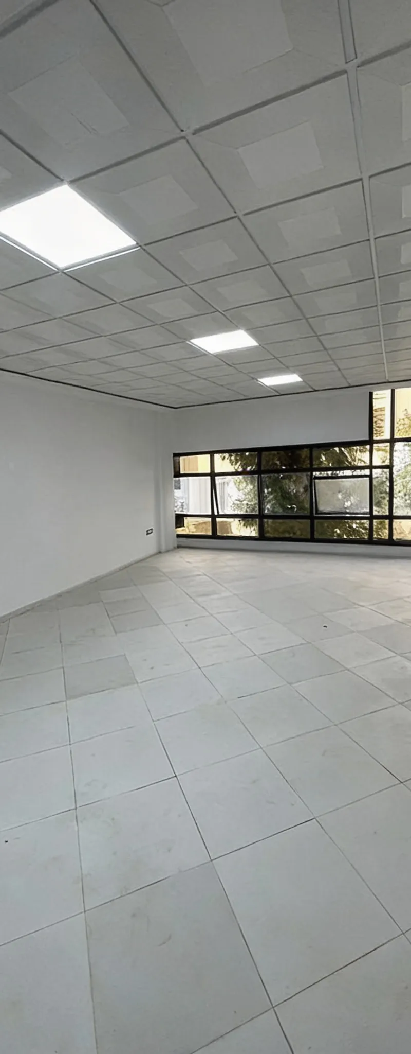 Bureau façade à louer Kénitra 5 min de la gare LGV