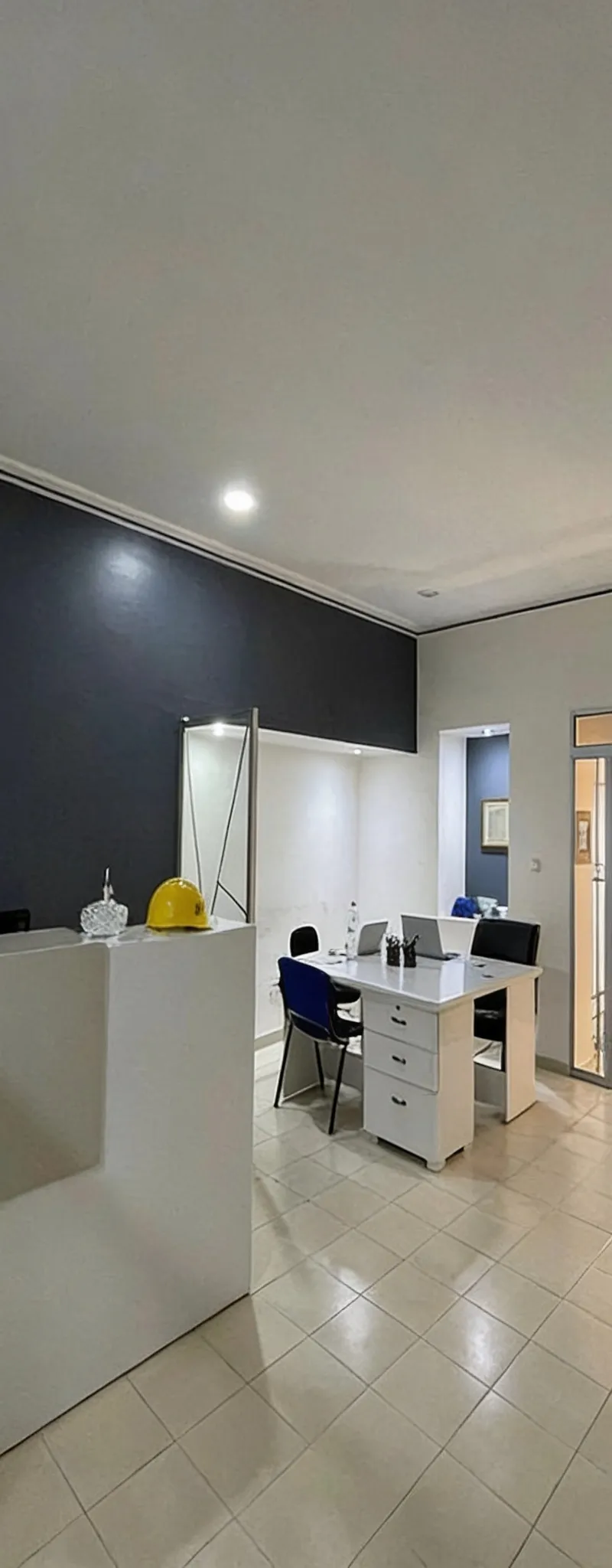 Bureau RDC 2p 55m2 à louer oliveri hassan2