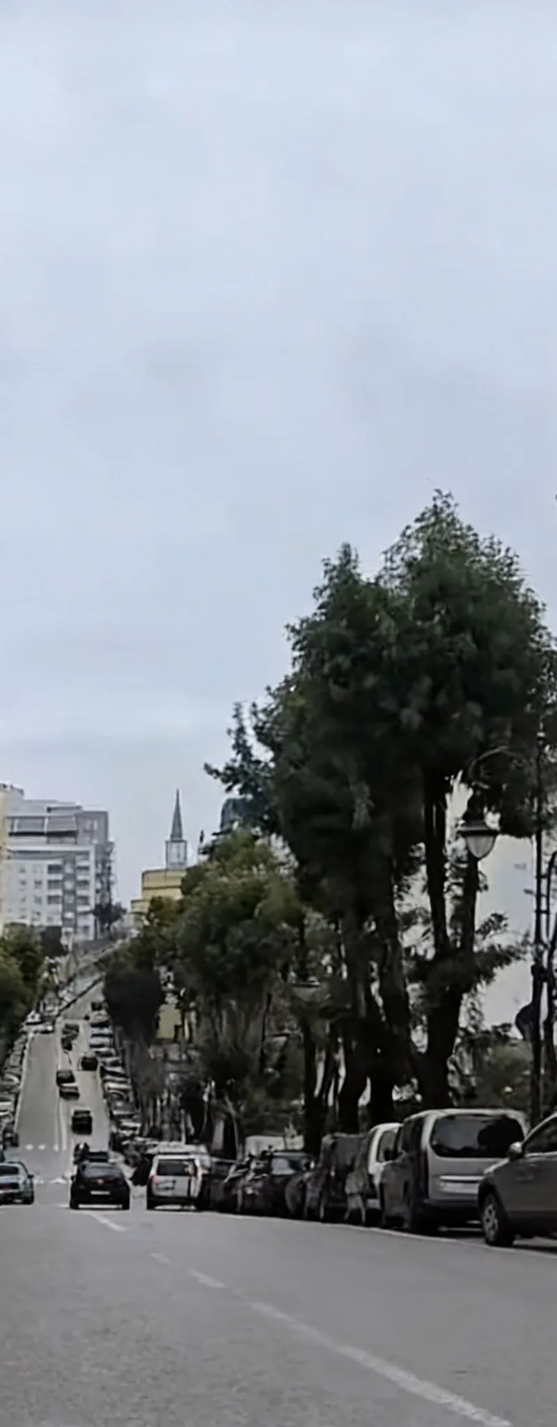 Rue Hassan II, près de l'école Aisha