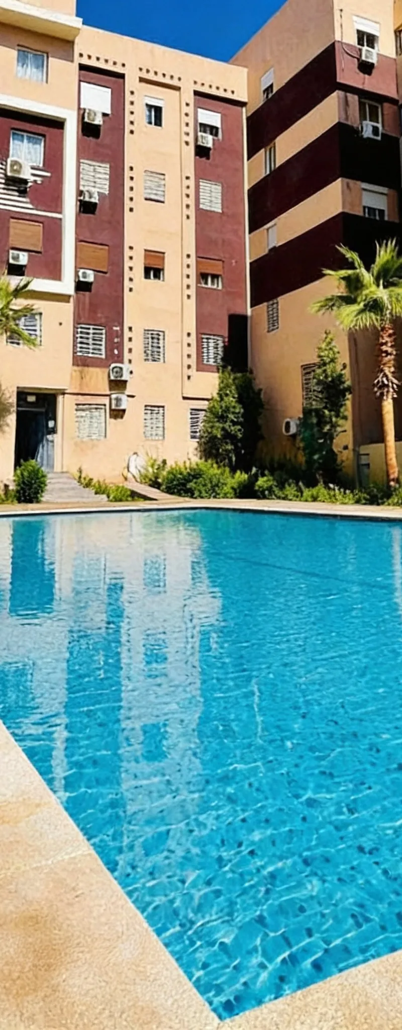 Duplex à vendre avec piscine proche Guéliz
