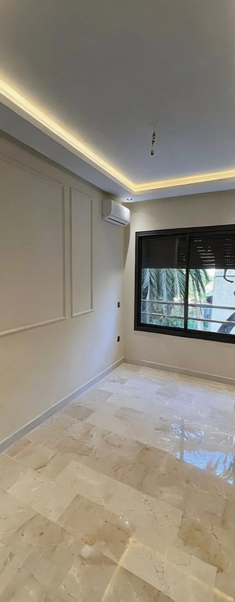 STUDIO 50M2 VIDE QUARTIER LES HÔPITAUX