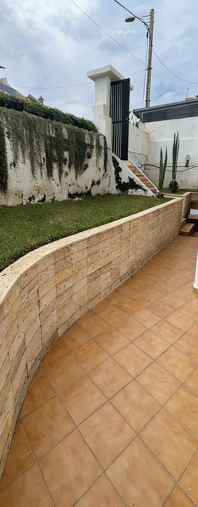 Rez de jardin à Harhoura première ligne