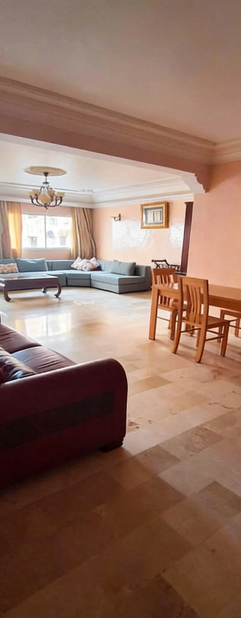 A louer un bel appartement meublé avec terrasse