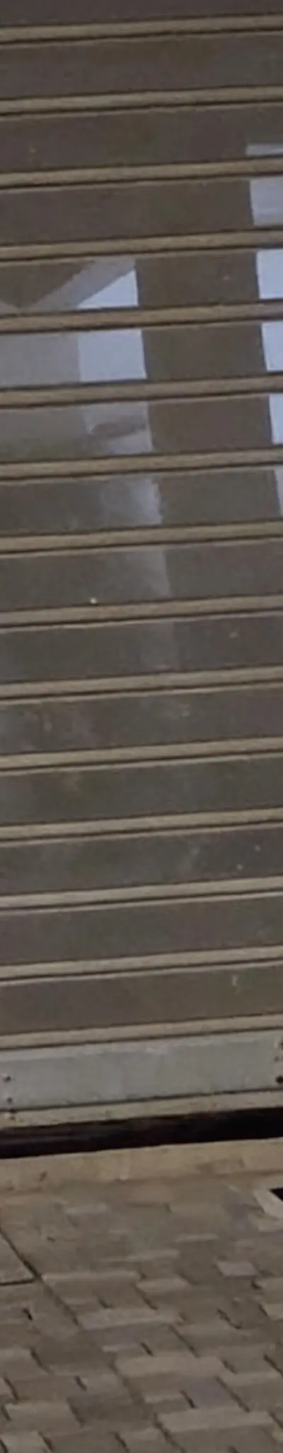 À vendre Deux magasins sur 3 niveaux