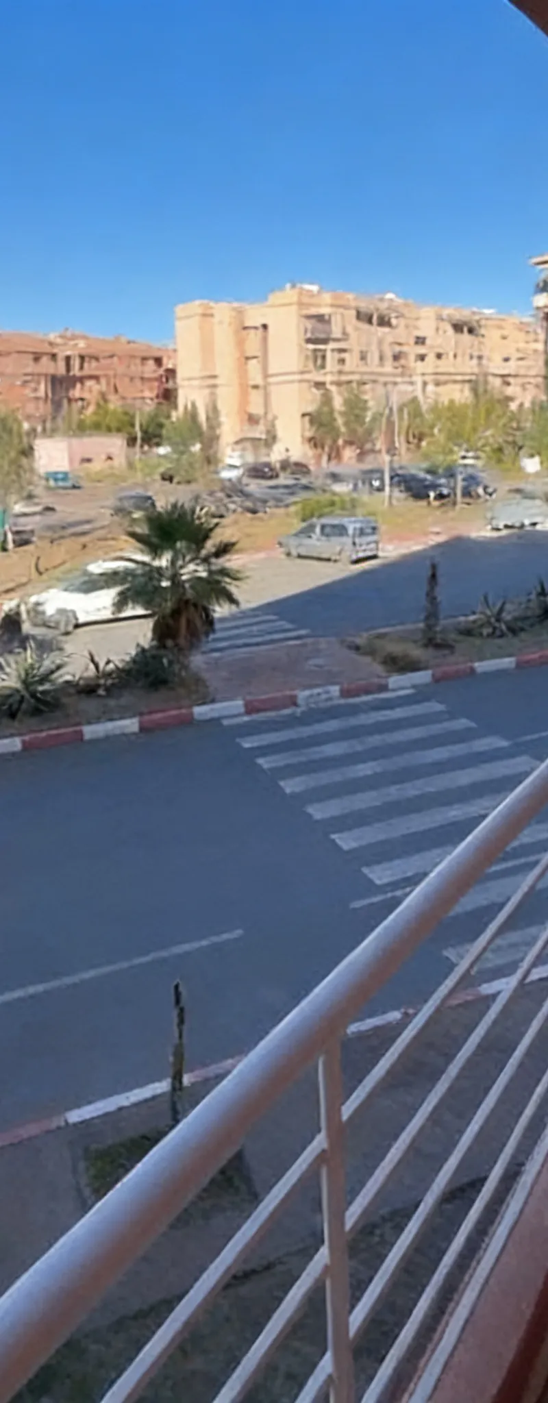 Appartement vide 3 chambres à louer ain mezouar