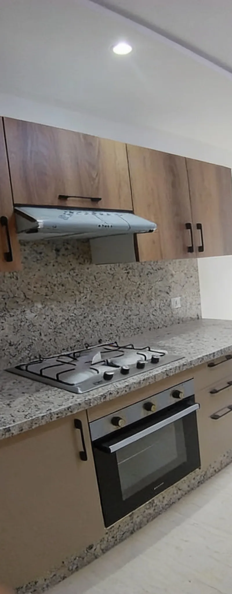 Appartement vide à louer Casablanca Roche noir