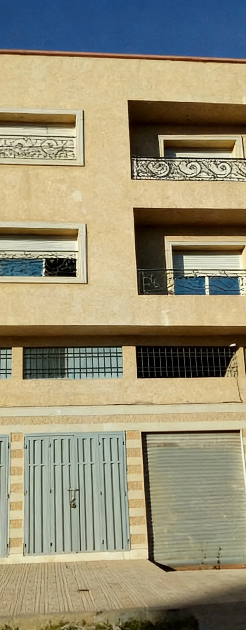 Magasin 200m2 ouled saleh zone industrielle