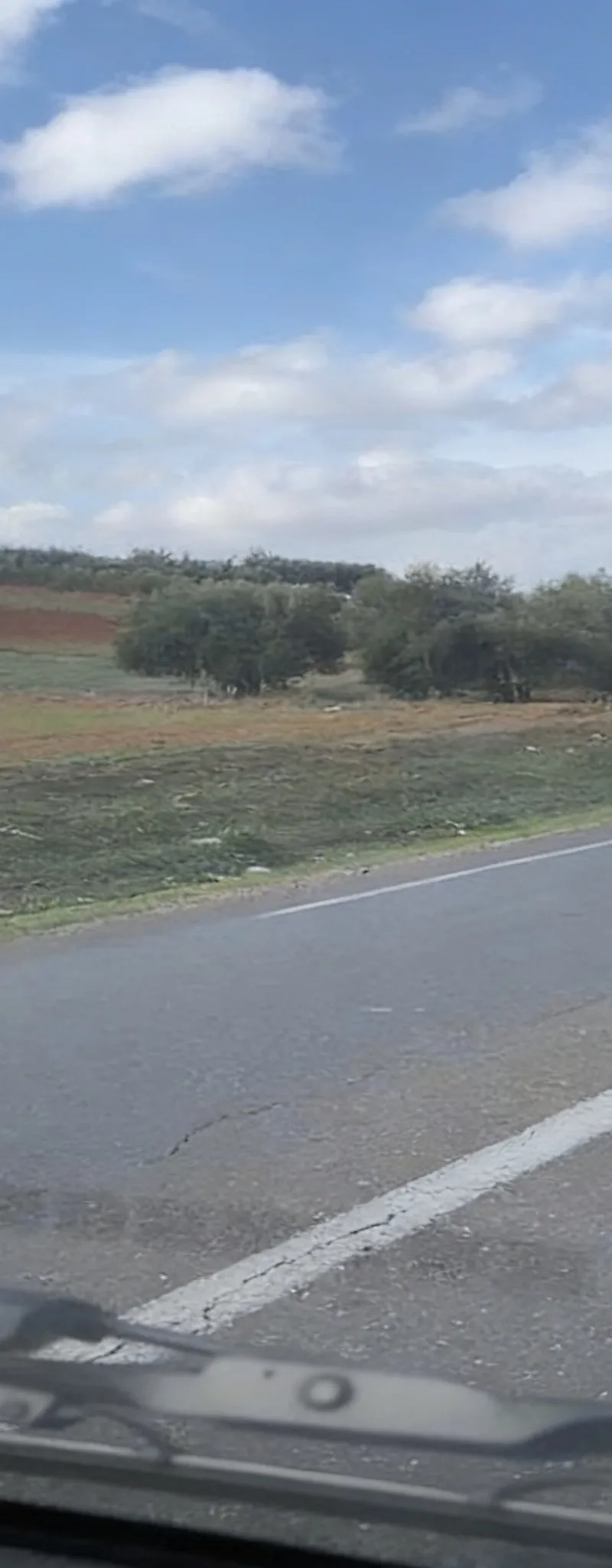 Terrain de 3000m² sur la route nationale à 2 km de Tiflet