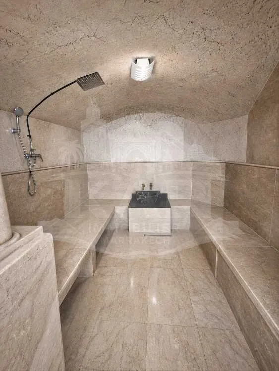 Magasin commercial avec hammams et espaces soins