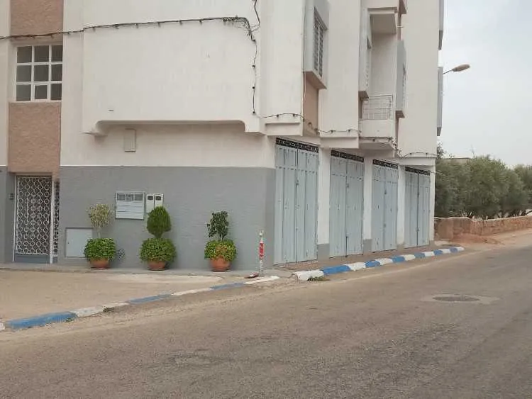 Local commercial 24m² jamais servi