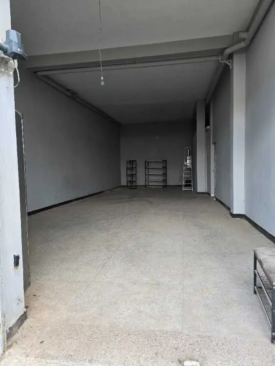 À louer dépôt idéalement situé à hamza 110 m²