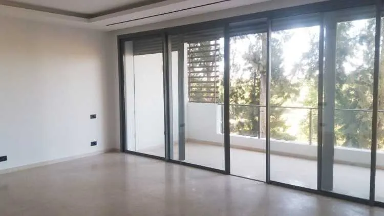 Appartement avec terrasse à louer aux Orangeraie