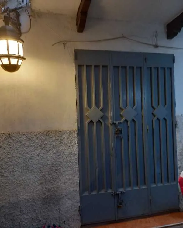 محل تجاري للبيع بالمدينة القديمة طنجة