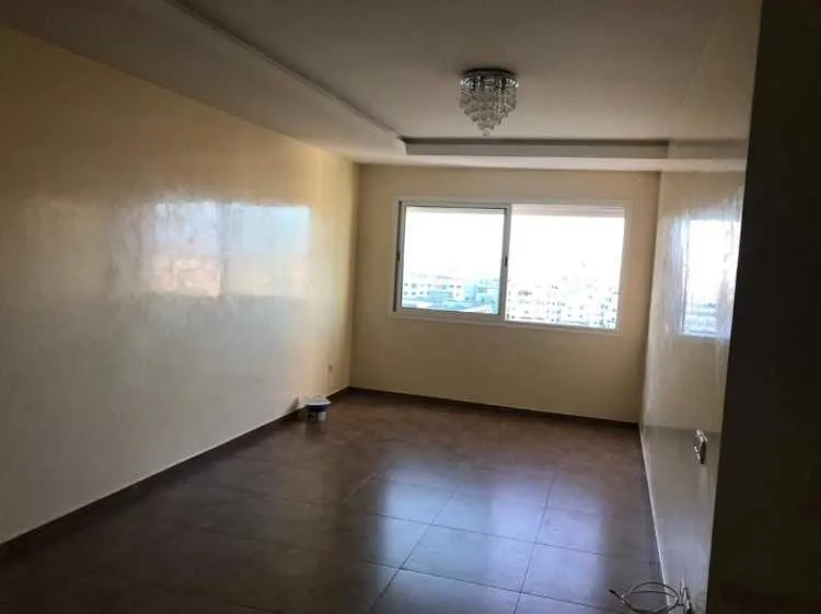 appartement bien situé à côté de tachfine center