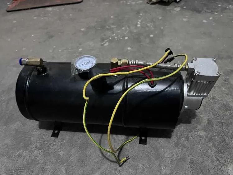 COMPRESSEUR 12V 3L POUR KLAXON À AIR